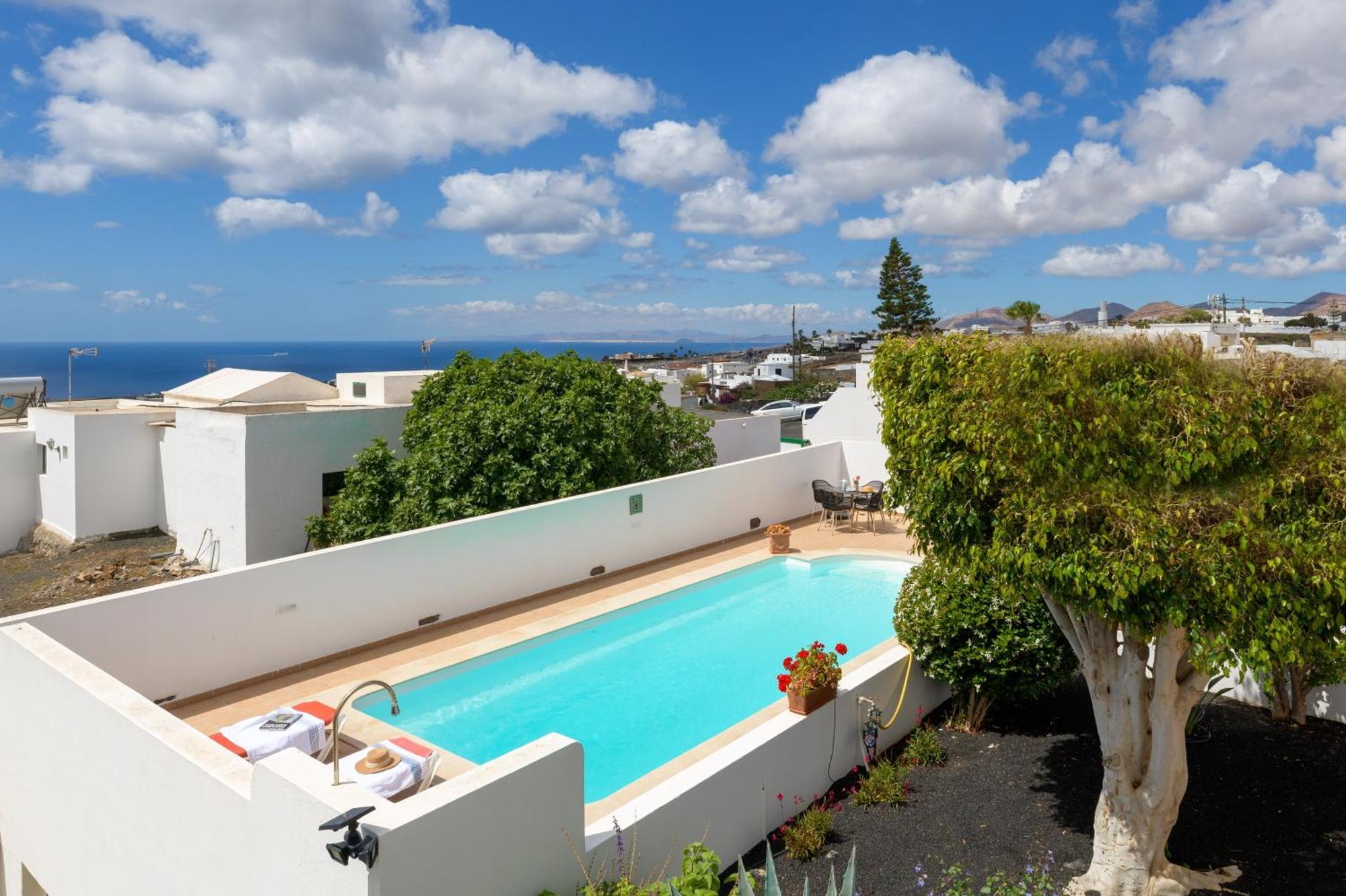 Lilli - La Maison De La Danse La Asomada (Lanzarote)